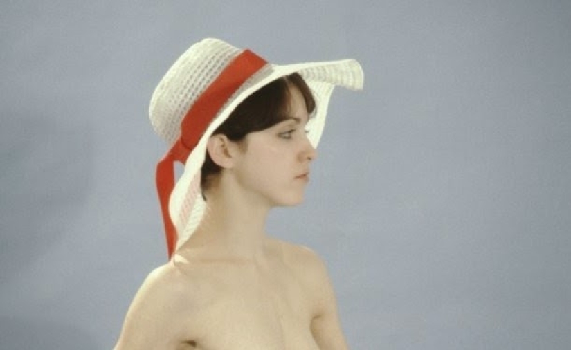 Unknown footage from the candid photo shoot of 18-year-old Madonna Unknown footage from the candid photo shoot of 18-year-old Madonna