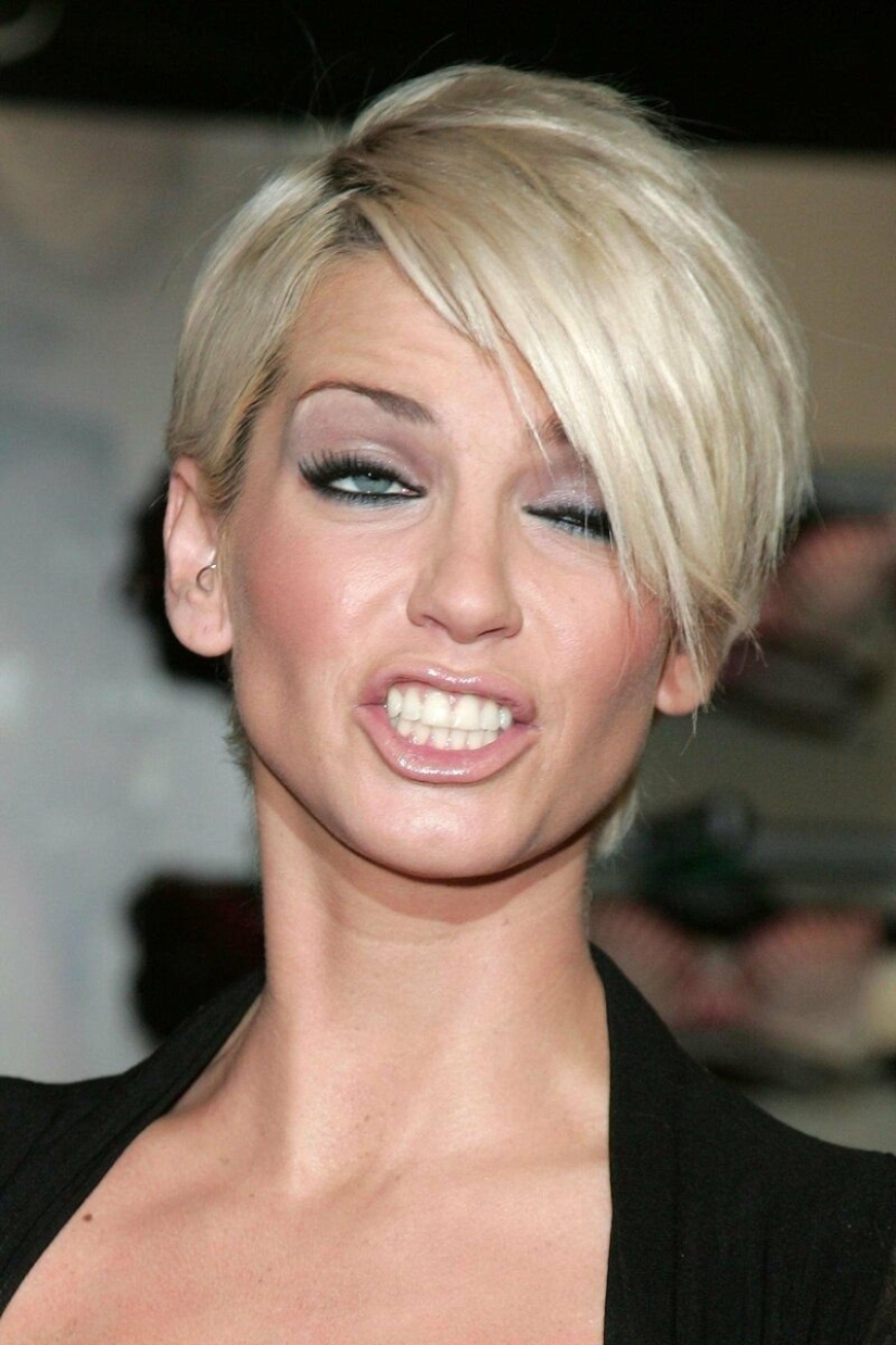 Unsuccessful grimaces of stars: it's funny and funny