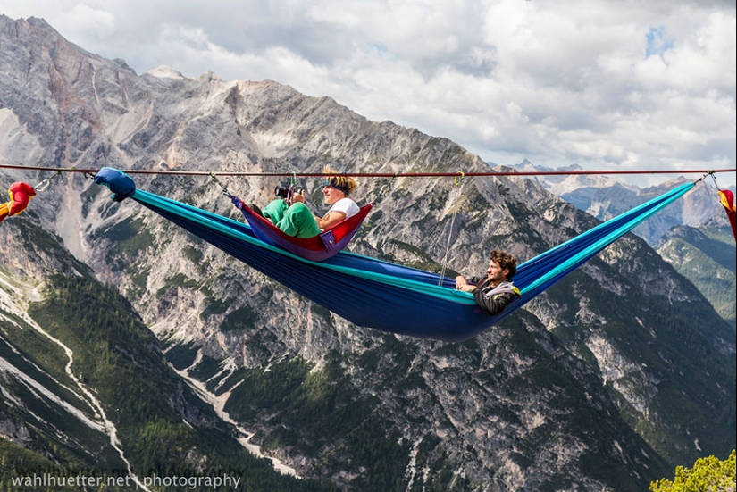 Unusual festival - in hammocks over the abyss