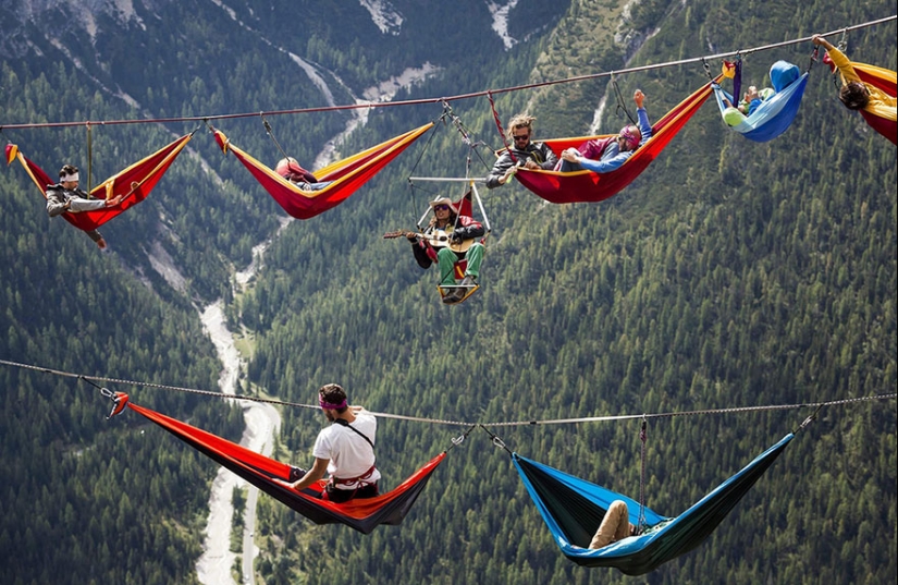 Unusual festival - in hammocks over the abyss