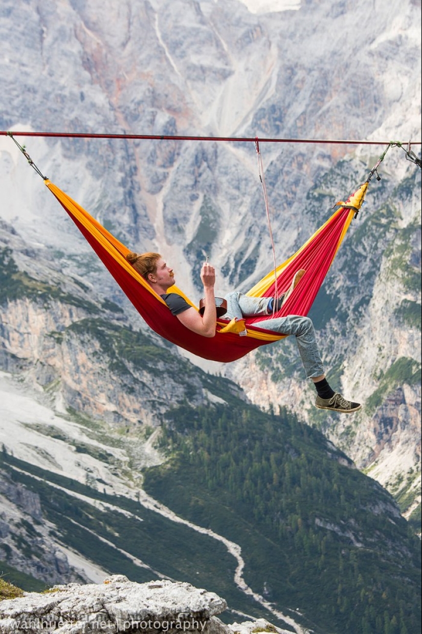 Unusual festival - in hammocks over the abyss