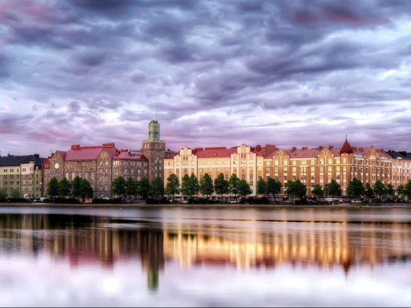 Urban Looking Glass: Reflections of Megacities Urban Looking Glass: Reflections of Megacities