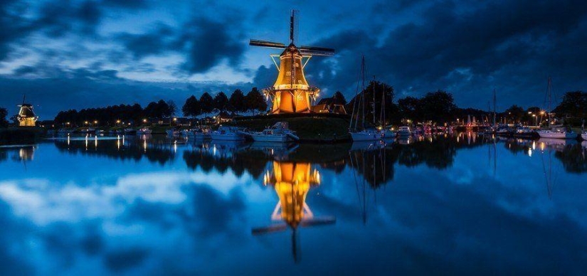 Urban Looking Glass: Reflections of Megacities Urban Looking Glass: Reflections of Megacities