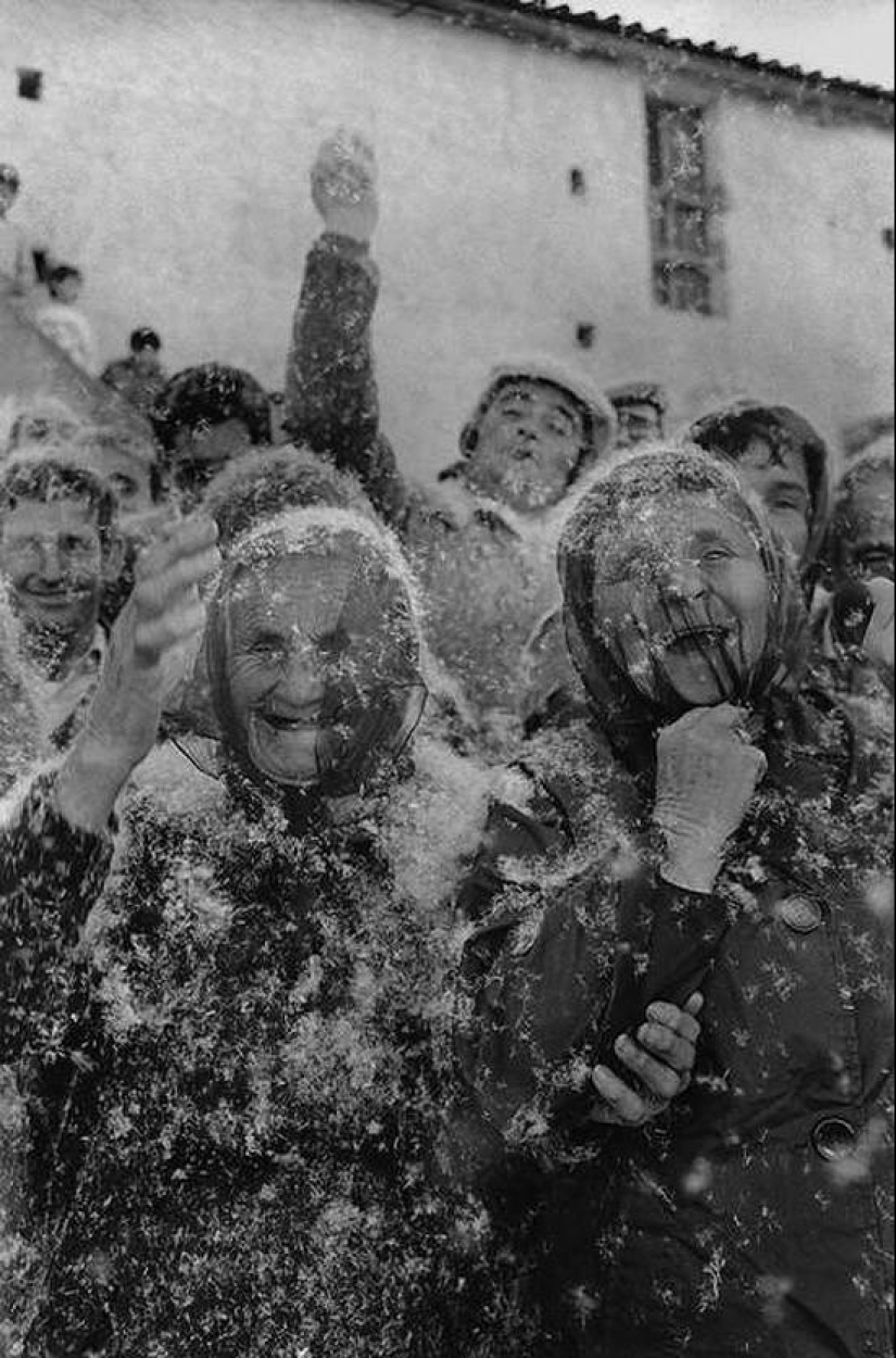 Vacaciones y cultos, cuerpo y sexo en las fotografías de Christina García Rodero