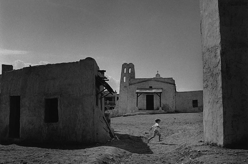 Vacaciones y cultos, cuerpo y sexo en las fotografías de Christina García Rodero