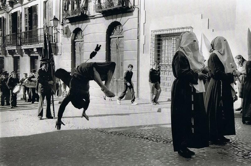 Vacaciones y cultos, cuerpo y sexo en las fotografías de Christina García Rodero