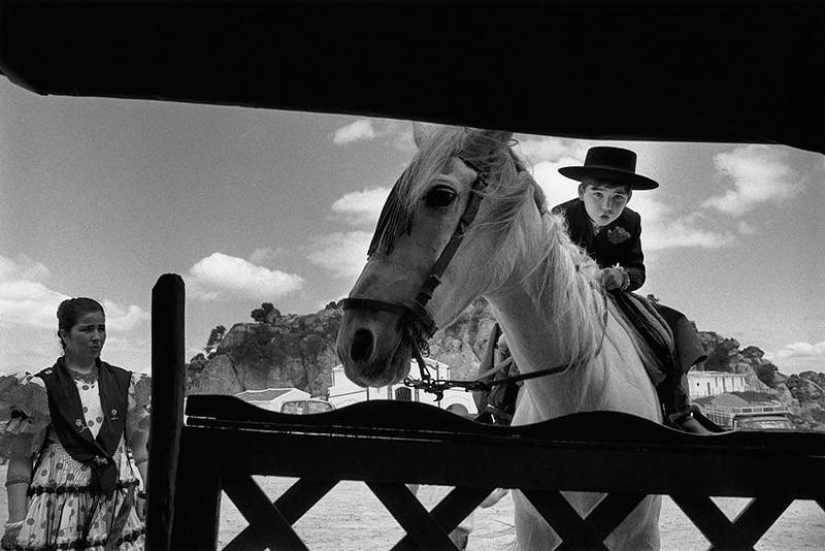 Vacaciones y cultos, cuerpo y sexo en las fotografías de Christina García Rodero