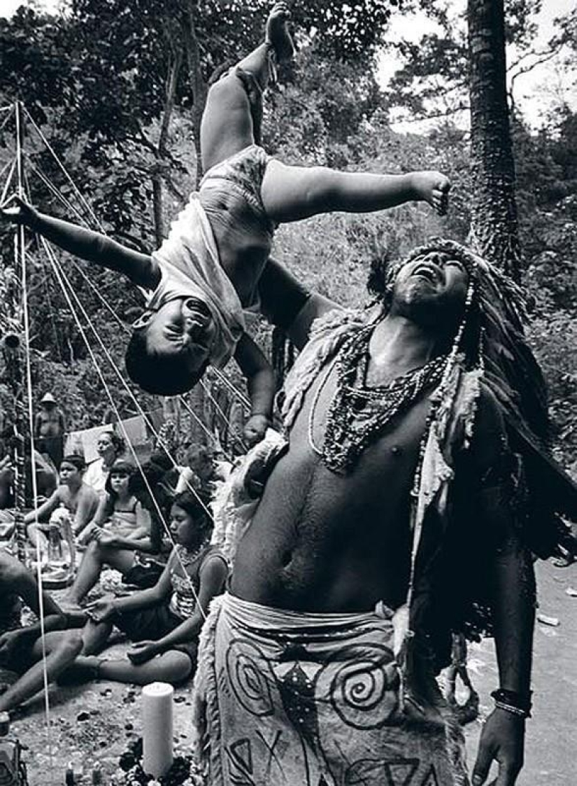 Vacaciones y cultos, cuerpo y sexo en las fotografías de Christina García Rodero