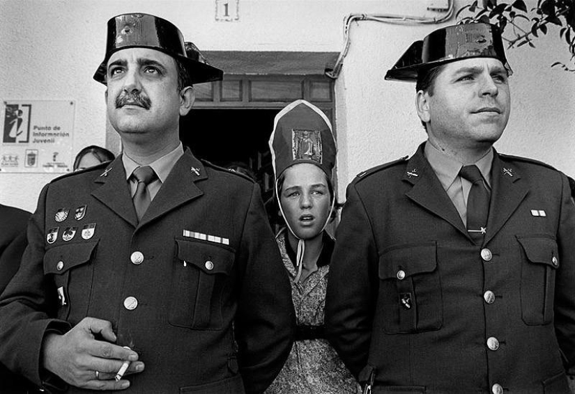 Vacaciones y cultos, cuerpo y sexo en las fotografías de Christina García Rodero