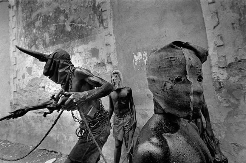 Vacaciones y cultos, cuerpo y sexo en las fotografías de Christina García Rodero