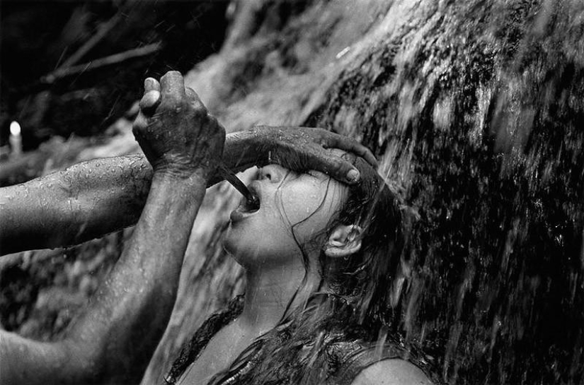 Vacaciones y cultos, cuerpo y sexo en las fotografías de Christina García Rodero