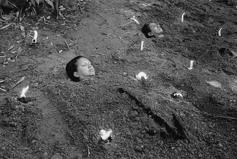 Vacaciones y cultos, cuerpo y sexo en las fotografías de Christina García Rodero