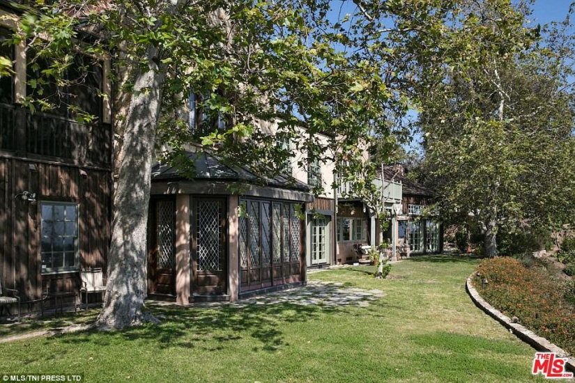 Valiente oferta: Mel Gibson vende finca "medieval" por 21 millones de dólares