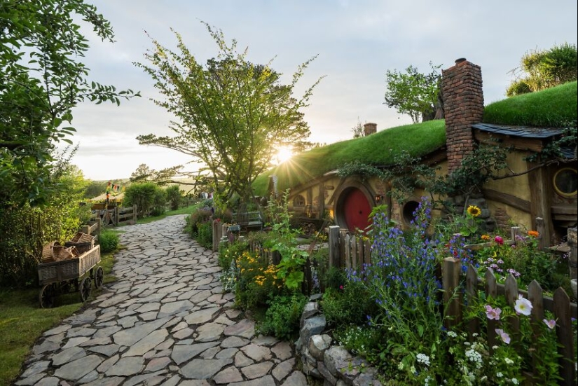 Venturing Into Hobbiton’s First Ever Hobbit Hole: 12 Photos That I Took In There