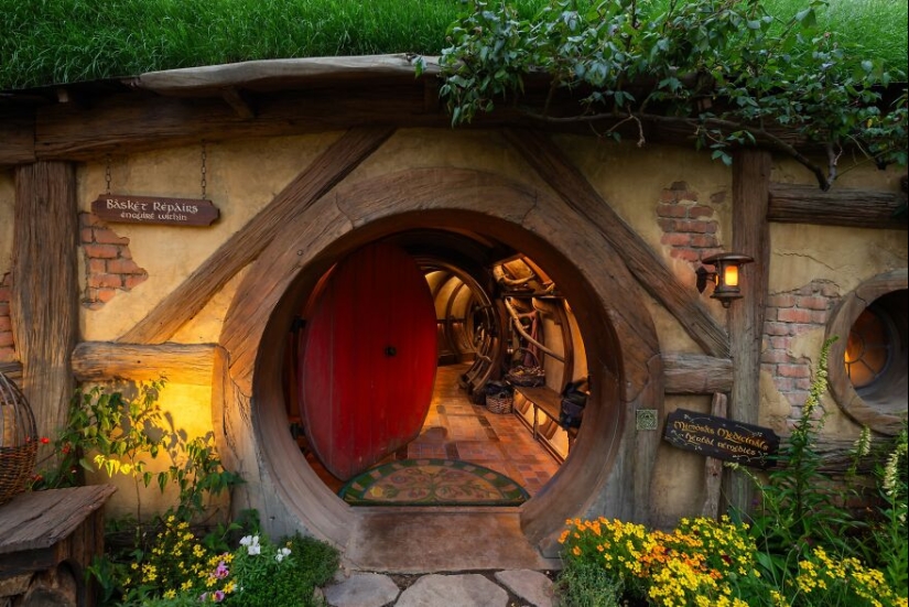 Venturing Into Hobbiton’s First Ever Hobbit Hole: 12 Photos That I Took In There