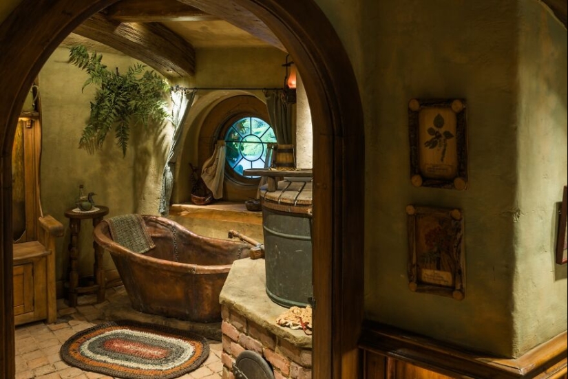 Venturing Into Hobbiton’s First Ever Hobbit Hole: 12 Photos That I Took In There