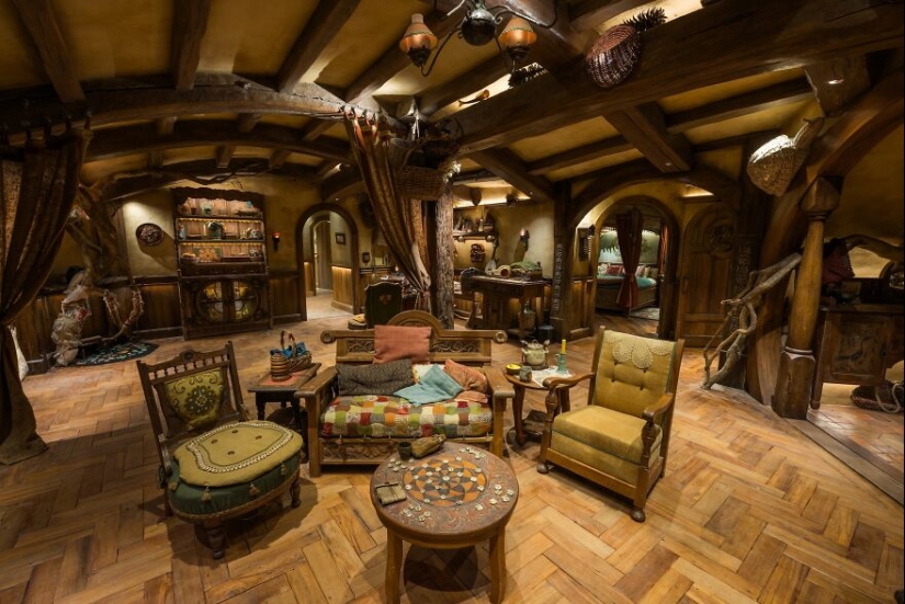 Venturing Into Hobbiton’s First Ever Hobbit Hole: 12 Photos That I Took In There