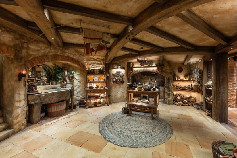 Venturing Into Hobbiton’s First Ever Hobbit Hole: 12 Photos That I Took In There