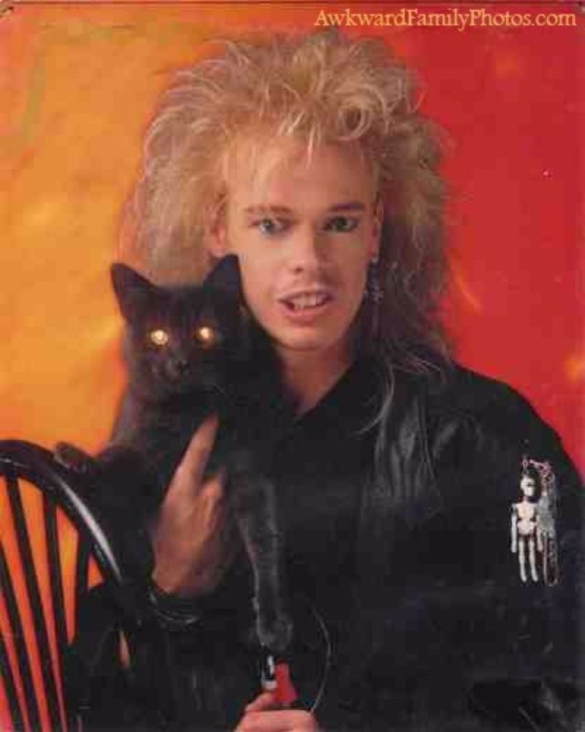 Very strange family photos with pets