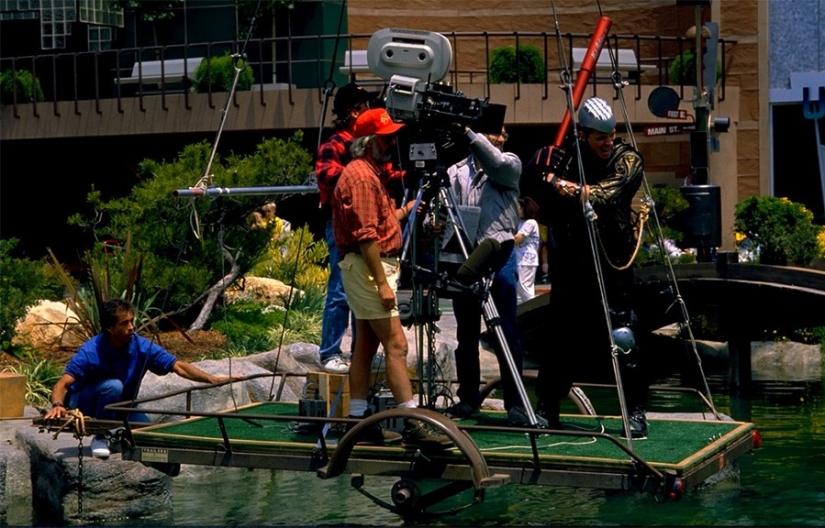 Volar en la realidad: cómo disparar patines voladores para el éxito de taquilla "Regreso al futuro 2" Volar en la realidad: cómo disparar patines voladores para el éxito de taquilla "Regreso al futuro 2"