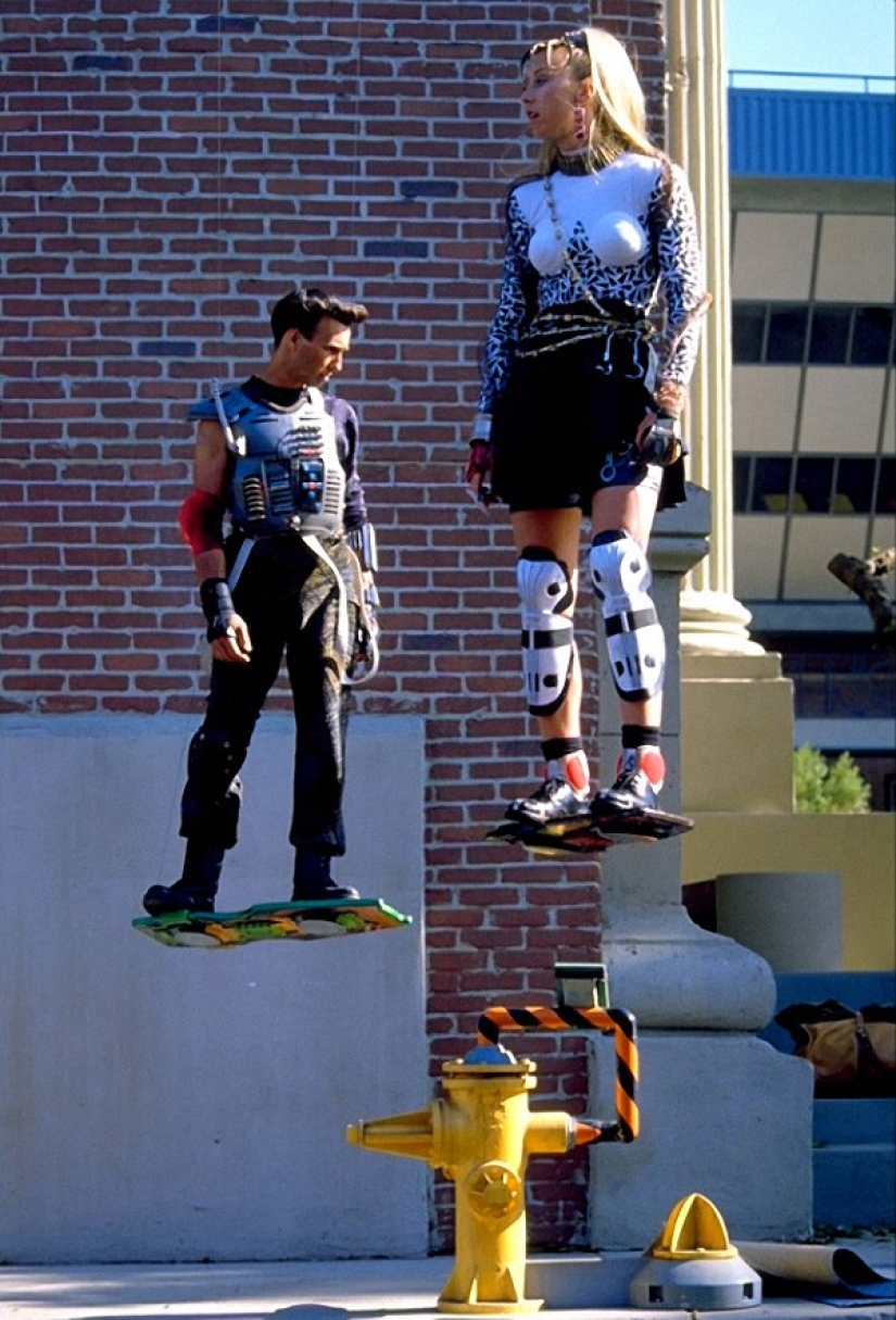 Volar en la realidad: cómo disparar patines voladores para el éxito de taquilla "Regreso al futuro 2" Volar en la realidad: cómo disparar patines voladores para el éxito de taquilla "Regreso al futuro 2"