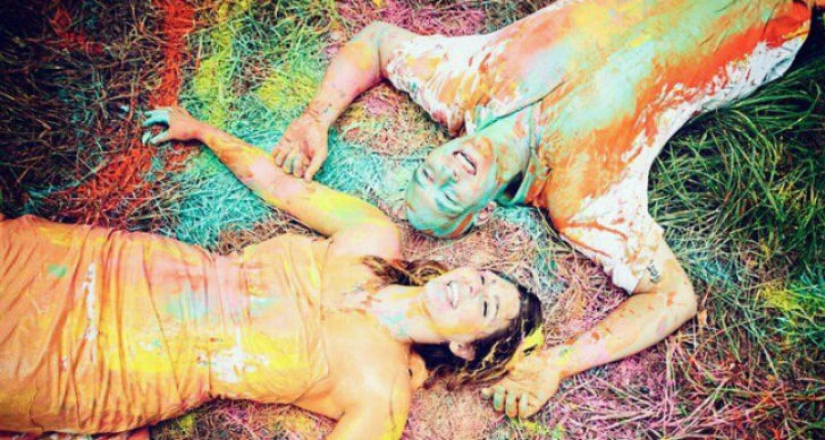 Vístete en la basura: la extraña tendencia de la fotografía de bodas