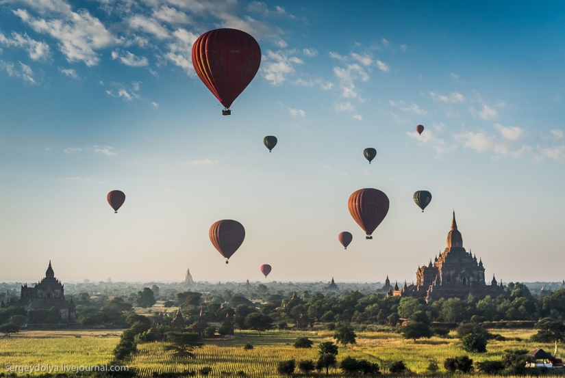 Vuelo en globo aerostático sobre Bagan
