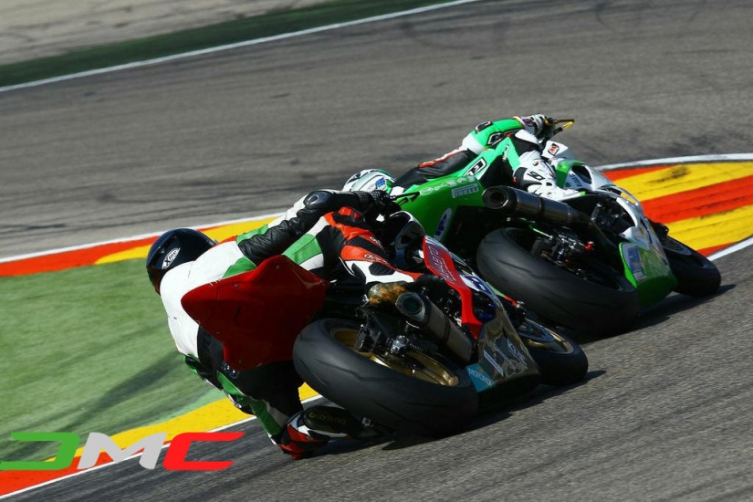 Vuelos tierra en la carrera del Mundo de Supersport en Aragón Vuelos tierra en la carrera del Mundo de Supersport en Aragón