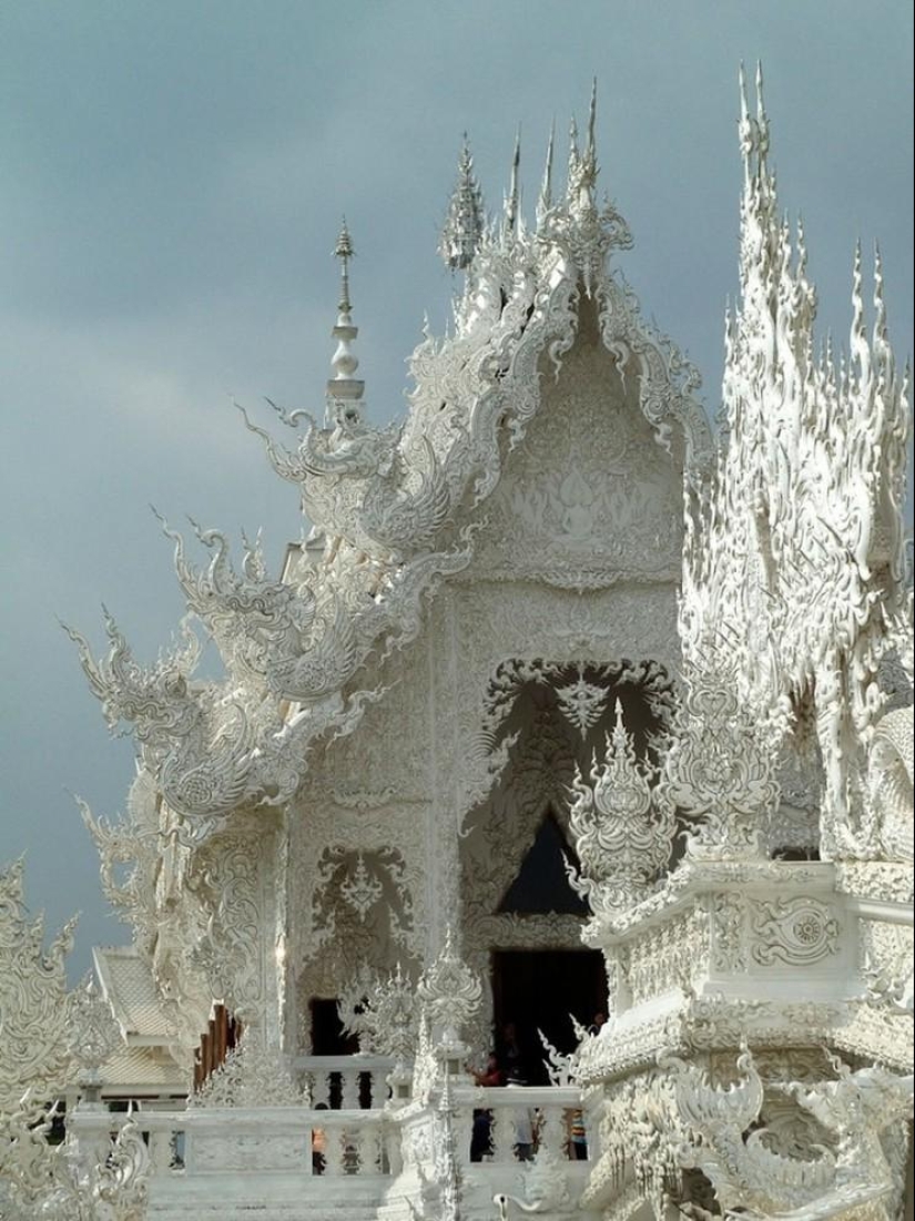 Wat Rong Khun – The White Temple of Thailand