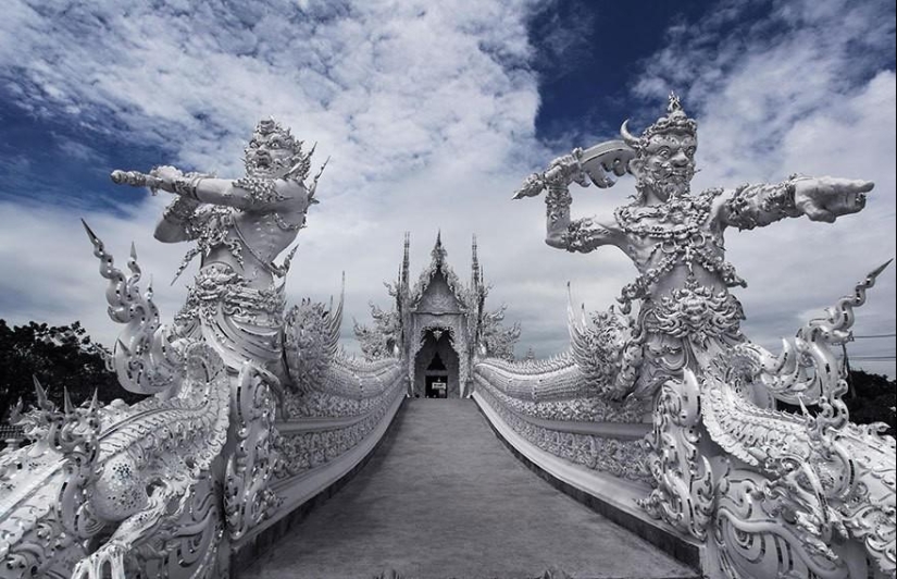 Wat Rong Khun – The White Temple of Thailand