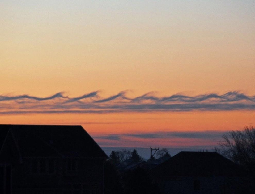 Wave-like Kelvin-Helmholtz clouds Wave-like Kelvin-Helmholtz clouds