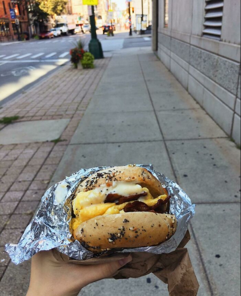 “We Don’t Actually Know What Sandwiches Are”: 15 Pics From The Group Dedicated To Sandwiches