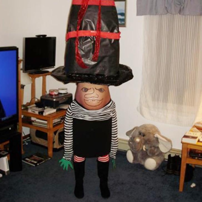 Weird maternity costumes Weird maternity costumes