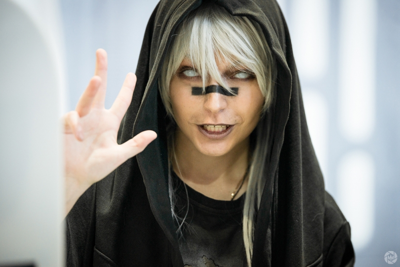 Weirdo with the letter "g": geeks Mossow Comic Convention Weirdo with the letter "g": geeks Mossow Comic Convention