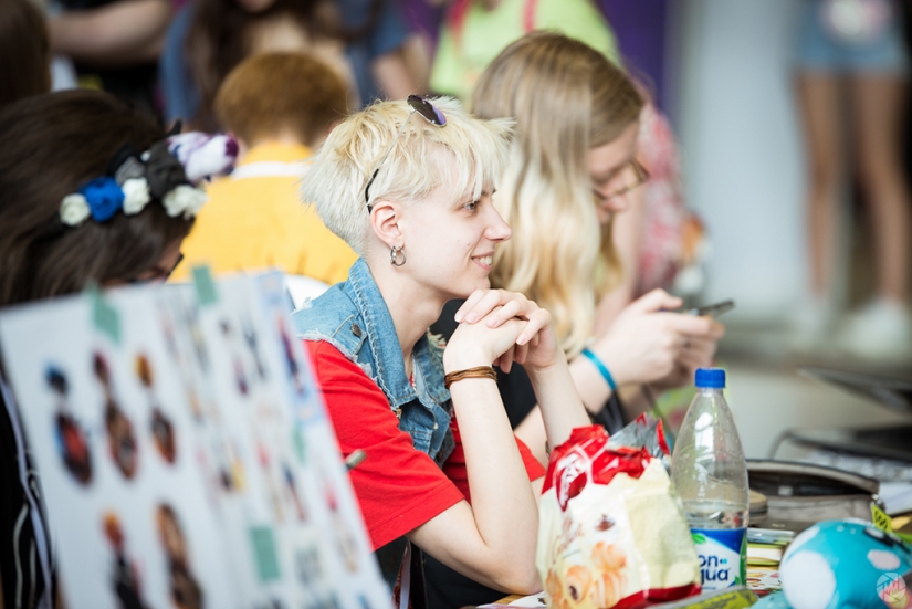 Weirdo with the letter "g": geeks Mossow Comic Convention Weirdo with the letter "g": geeks Mossow Comic Convention