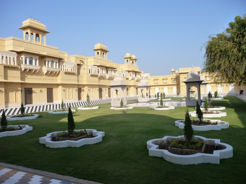 Welcome to India's most luxurious hotel Welcome to India's most luxurious hotel