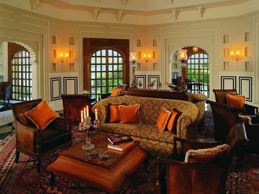 Welcome to India's most luxurious hotel Welcome to India's most luxurious hotel