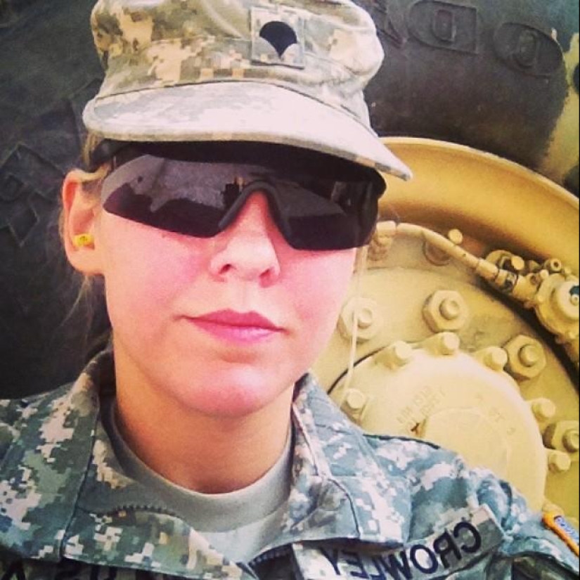 What American military girls post on their Instagram