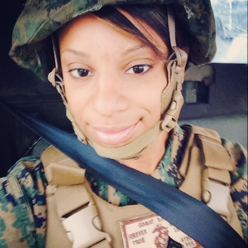 What American military girls post on their Instagram