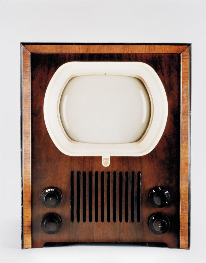 What did the usual household appliances look like at the dawn of their appearance