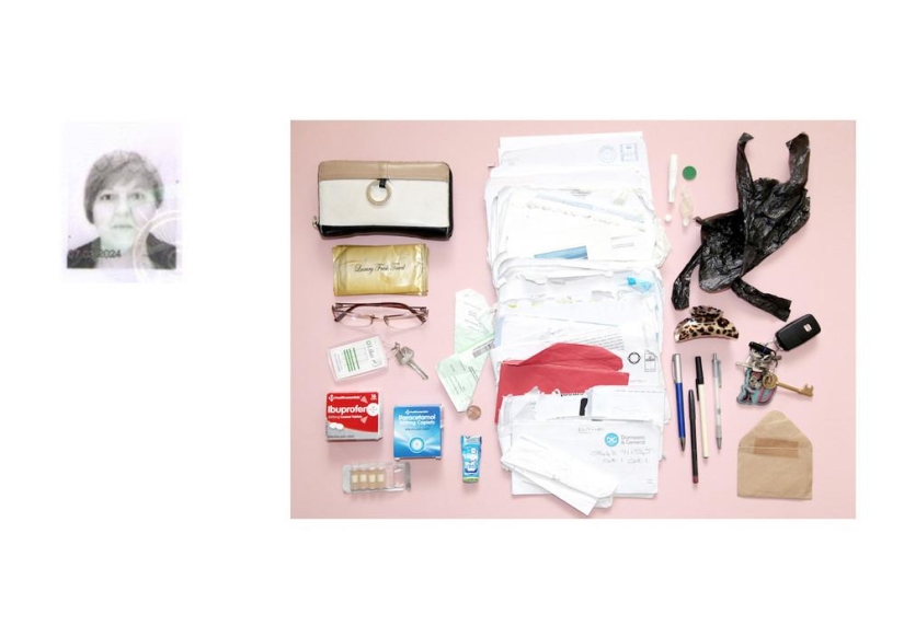 What do British women carry in their handbags