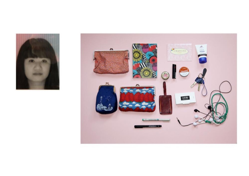 What do British women carry in their handbags