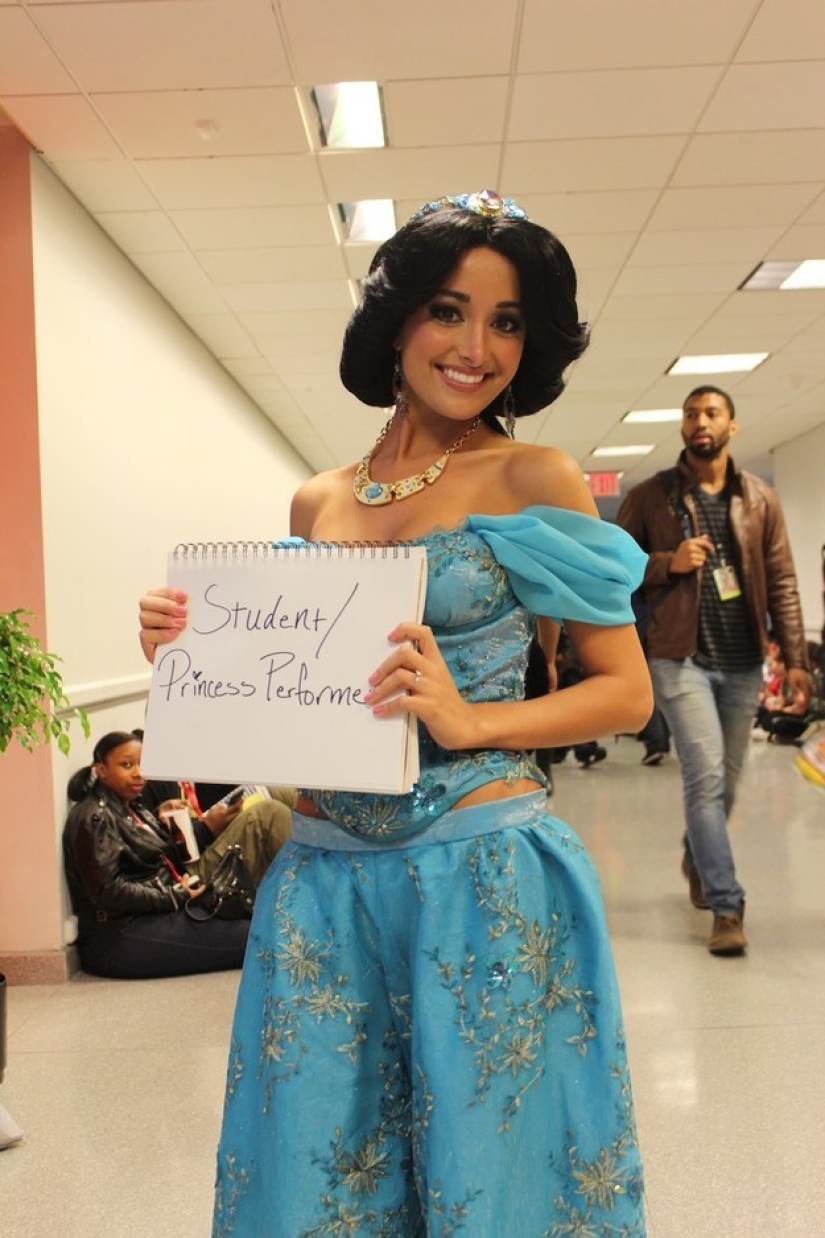 What do cosplayers really do?