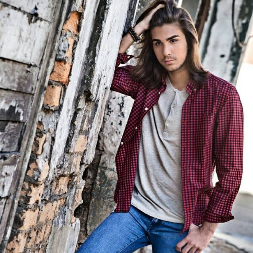 What does Fidel Castro's grandson do