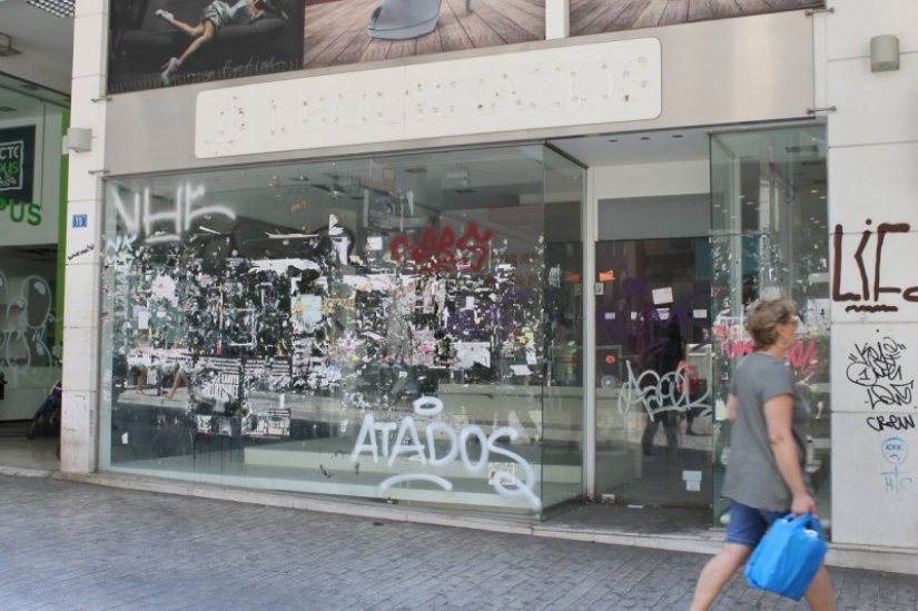 What Ermou looks like today, once the most fashionable street in Greece