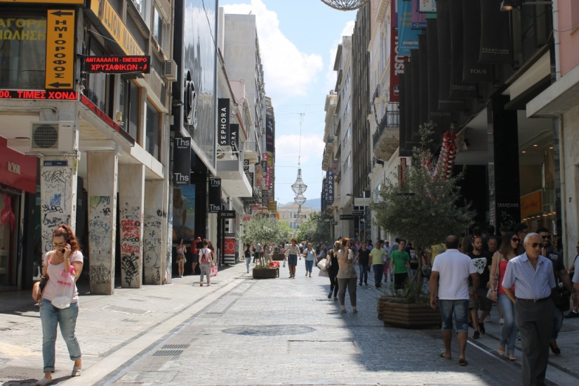 What Ermou looks like today, once the most fashionable street in Greece What Ermou looks like today, once the most fashionable street in Greece