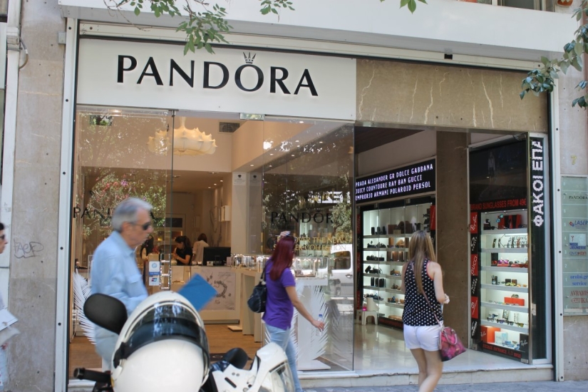 What Ermou looks like today, once the most fashionable street in Greece What Ermou looks like today, once the most fashionable street in Greece