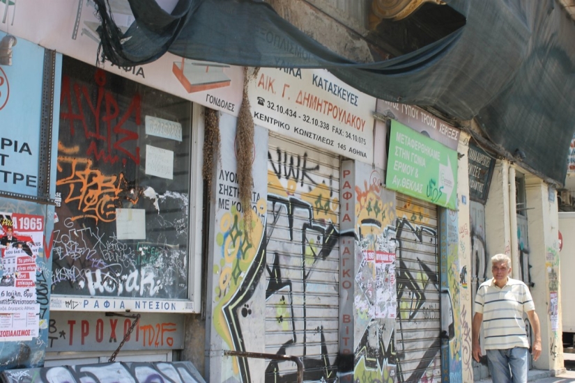 What Ermou looks like today, once the most fashionable street in Greece What Ermou looks like today, once the most fashionable street in Greece