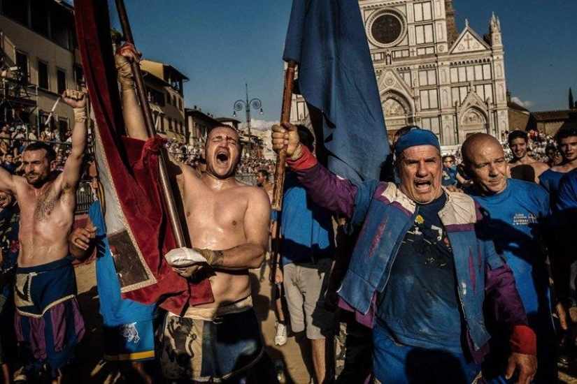 What the most bloodthirsty kind of football looks like - Calcio Florentino What the most bloodthirsty kind of football looks like - Calcio Florentino