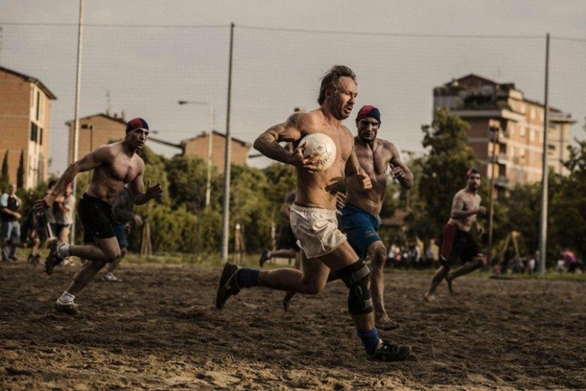 What the most bloodthirsty kind of football looks like - Calcio Florentino What the most bloodthirsty kind of football looks like - Calcio Florentino